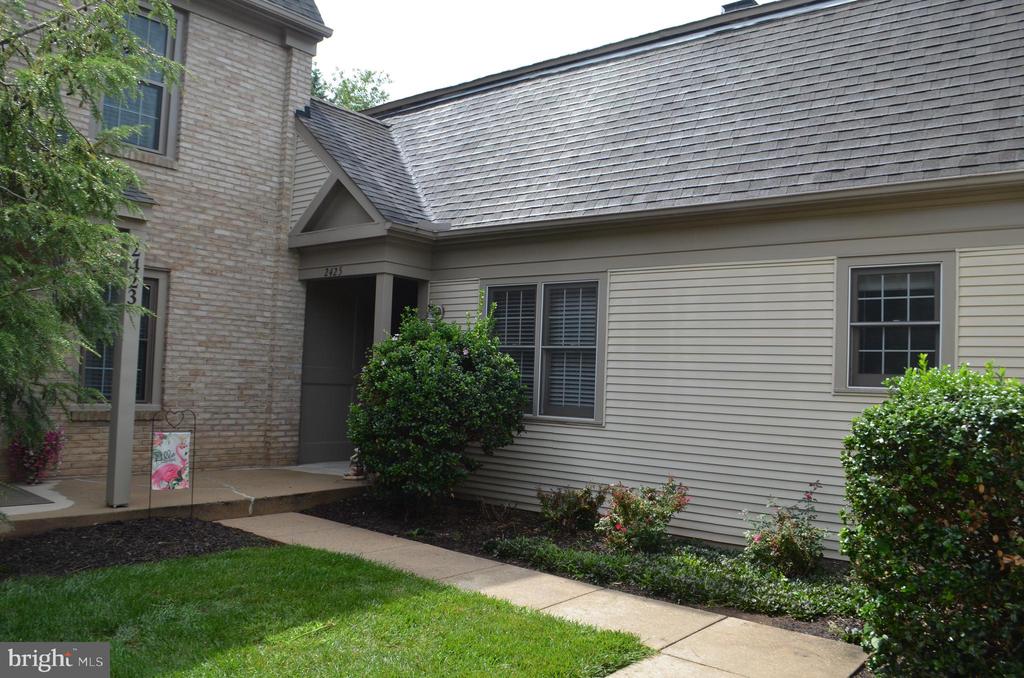 2425 BEAR DEN ROAD