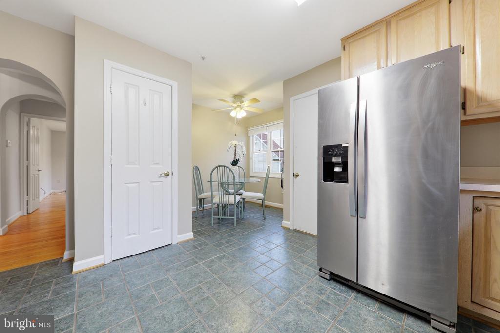 2425 BEAR DEN ROAD