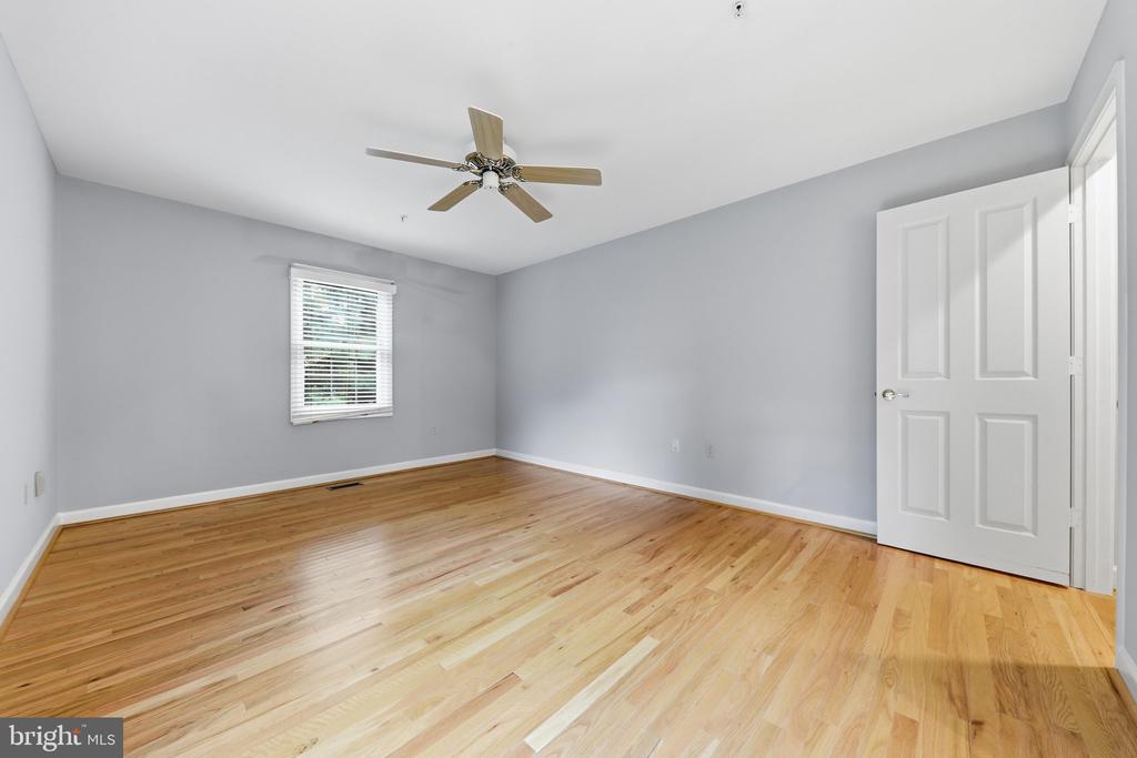 2425 BEAR DEN ROAD