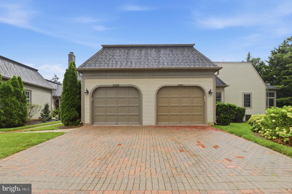 2425 BEAR DEN ROAD