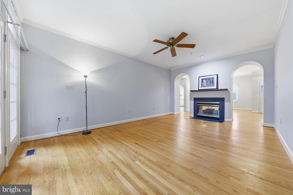 2425 BEAR DEN ROAD