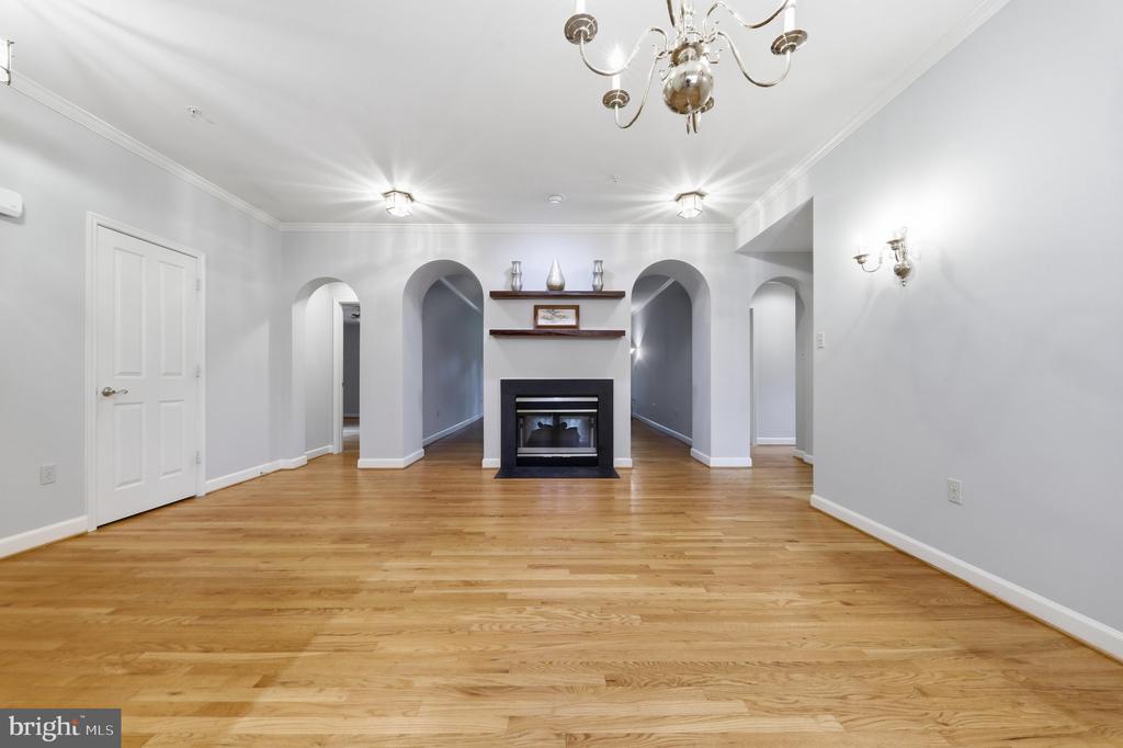 2425 BEAR DEN ROAD