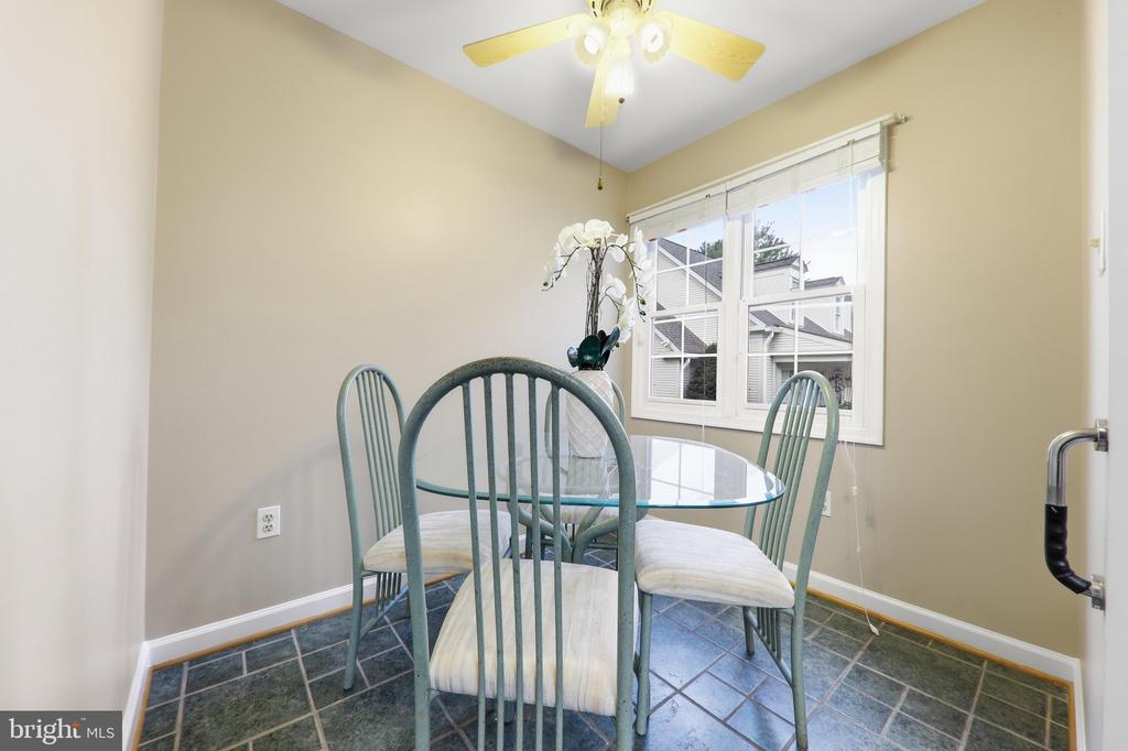 2425 BEAR DEN ROAD