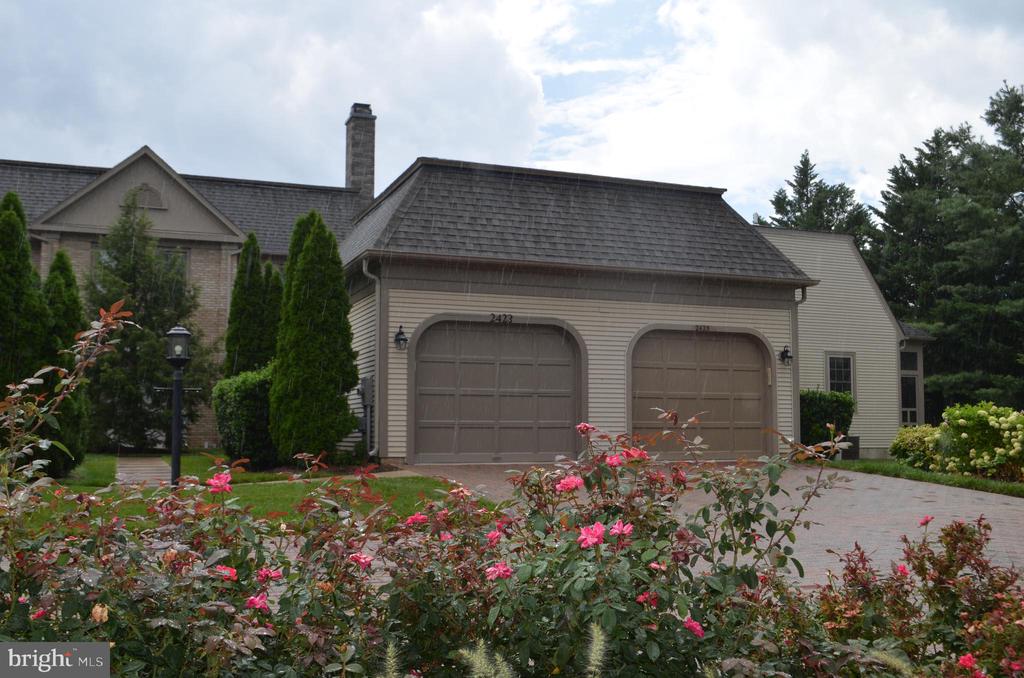 2425 BEAR DEN ROAD