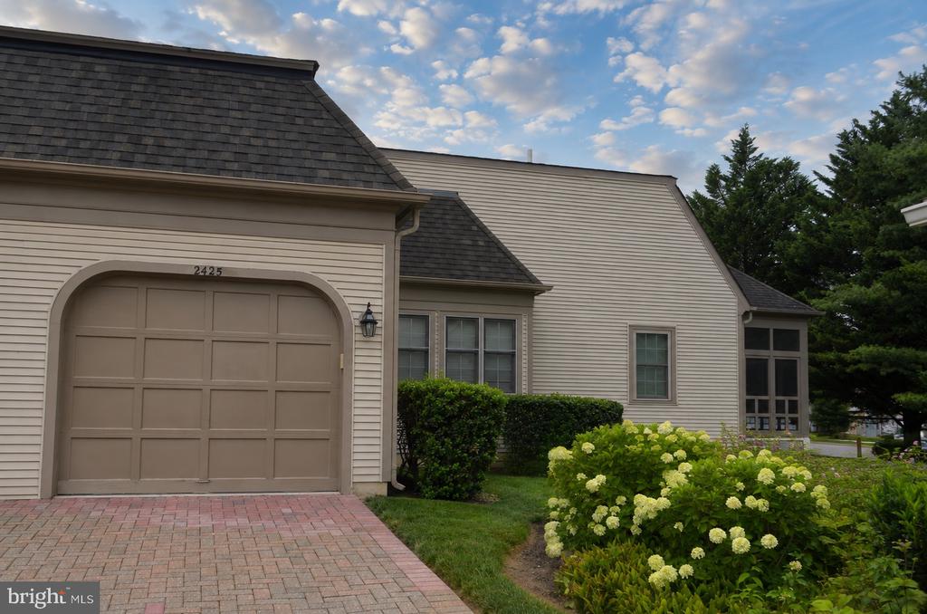 2425 BEAR DEN ROAD