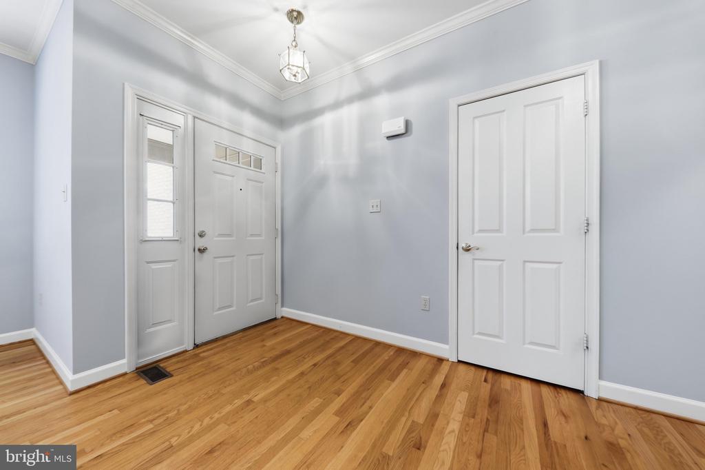 2425 BEAR DEN ROAD