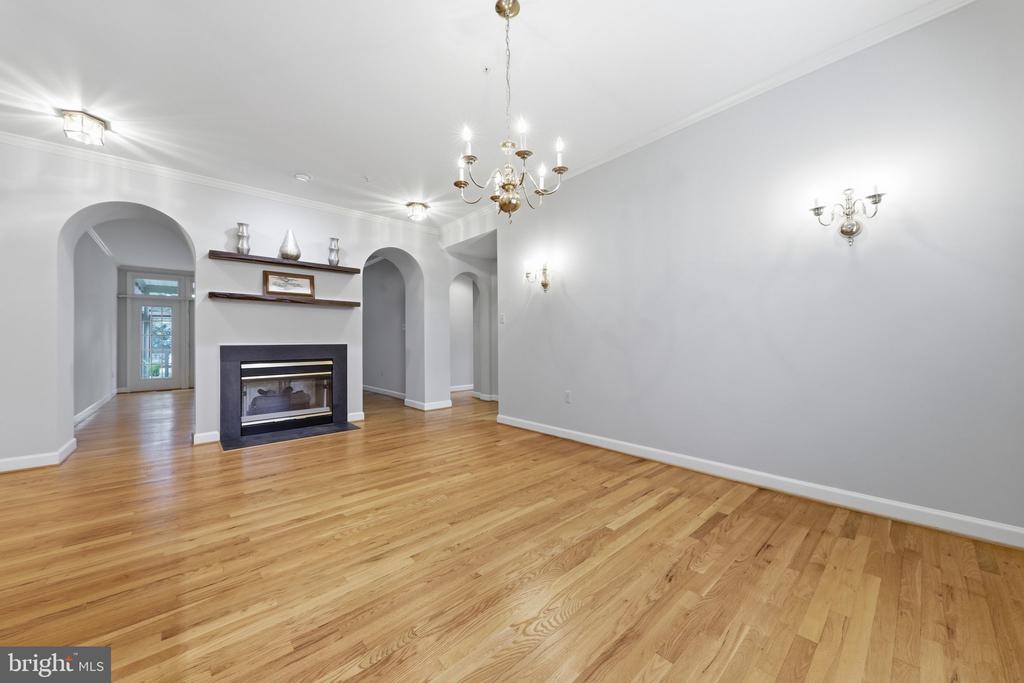 2425 BEAR DEN ROAD