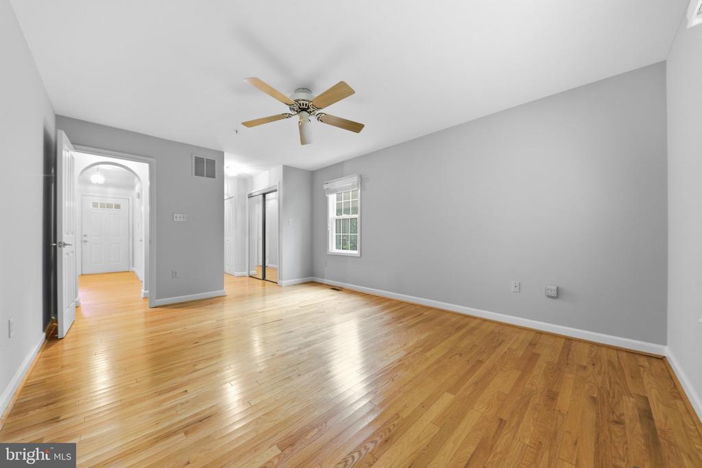 2425 BEAR DEN ROAD