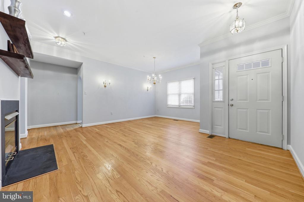 2425 BEAR DEN ROAD
