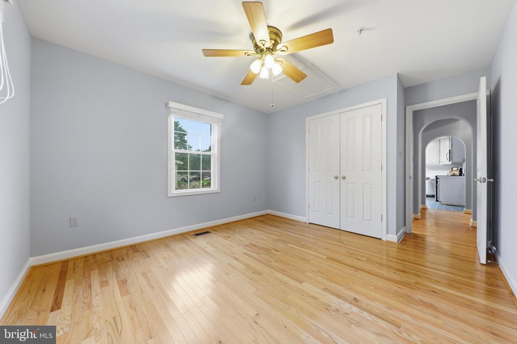 2425 BEAR DEN ROAD