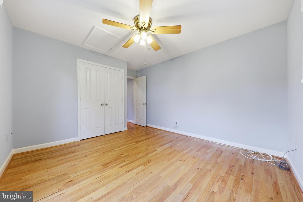 2425 BEAR DEN ROAD