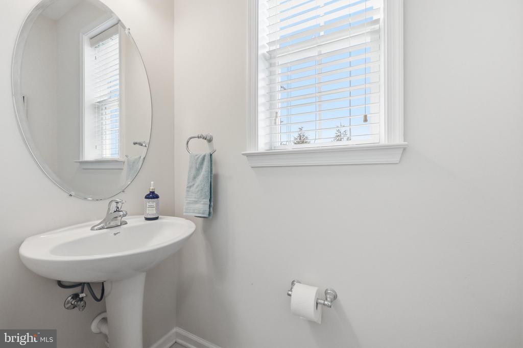 6882 WOODRISE ROAD