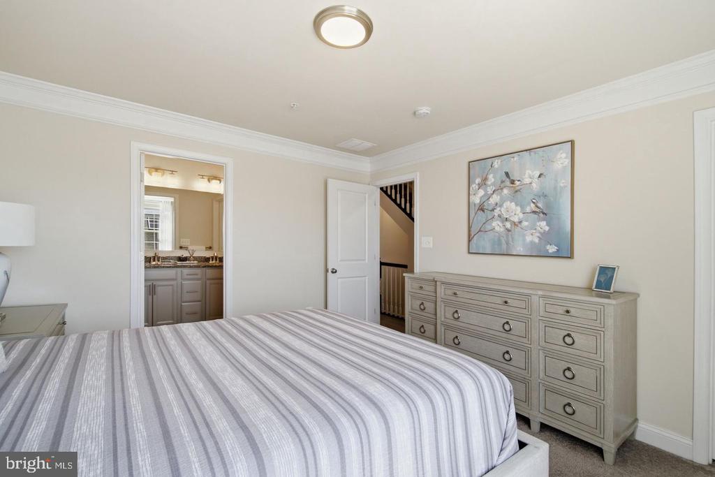 5066 JUDICIAL WAY