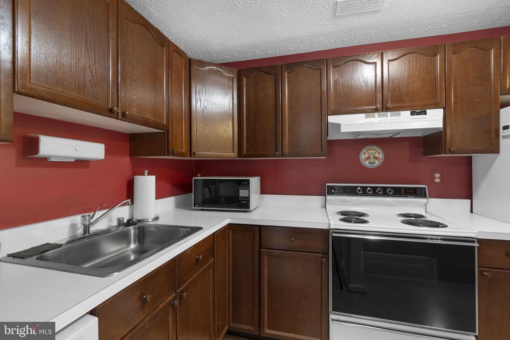 2108 WHITEHALL ROAD Unit: BA