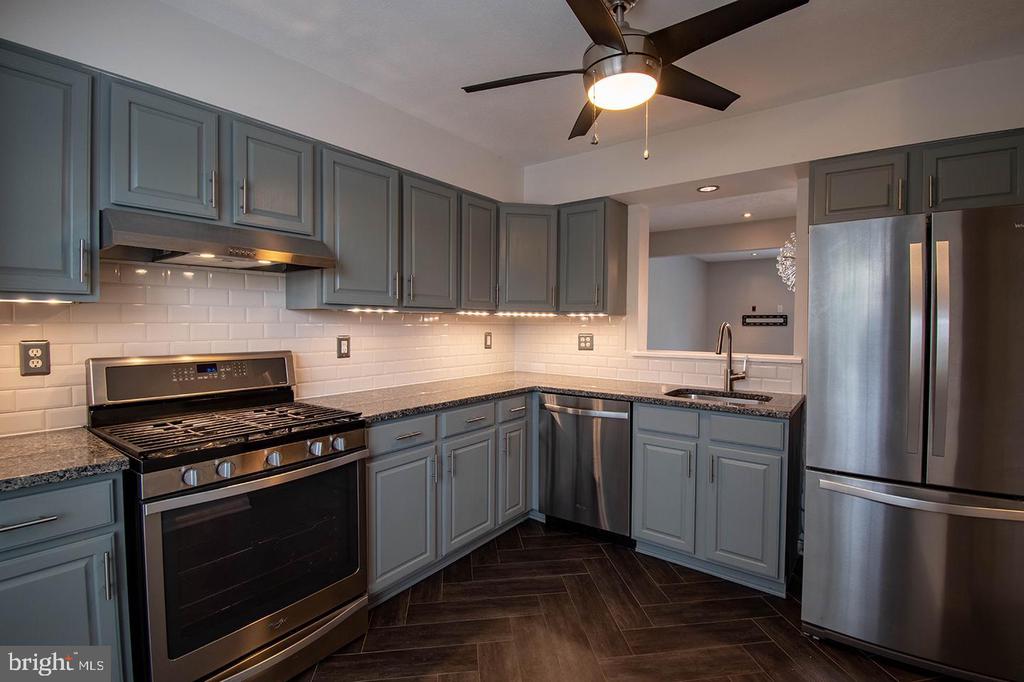 5620 QUEEN ANNE COURT