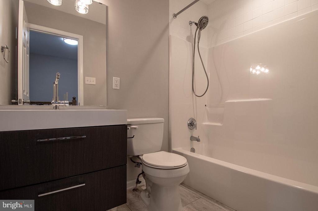 5620 QUEEN ANNE COURT