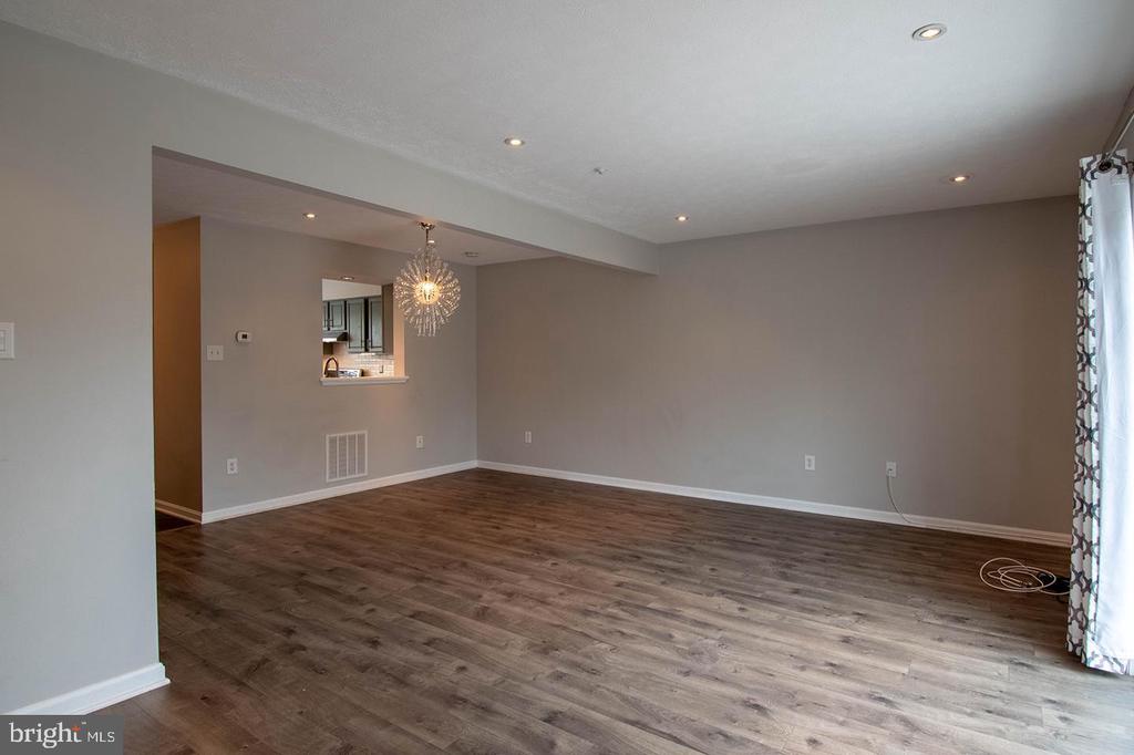 5620 QUEEN ANNE COURT