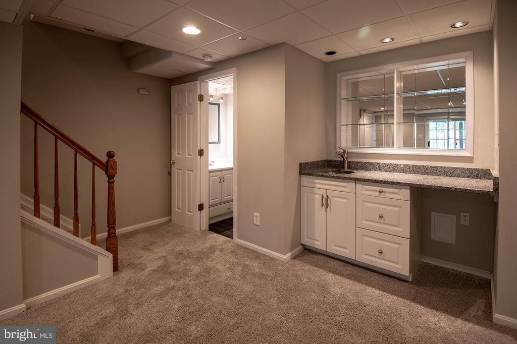 5620 QUEEN ANNE COURT