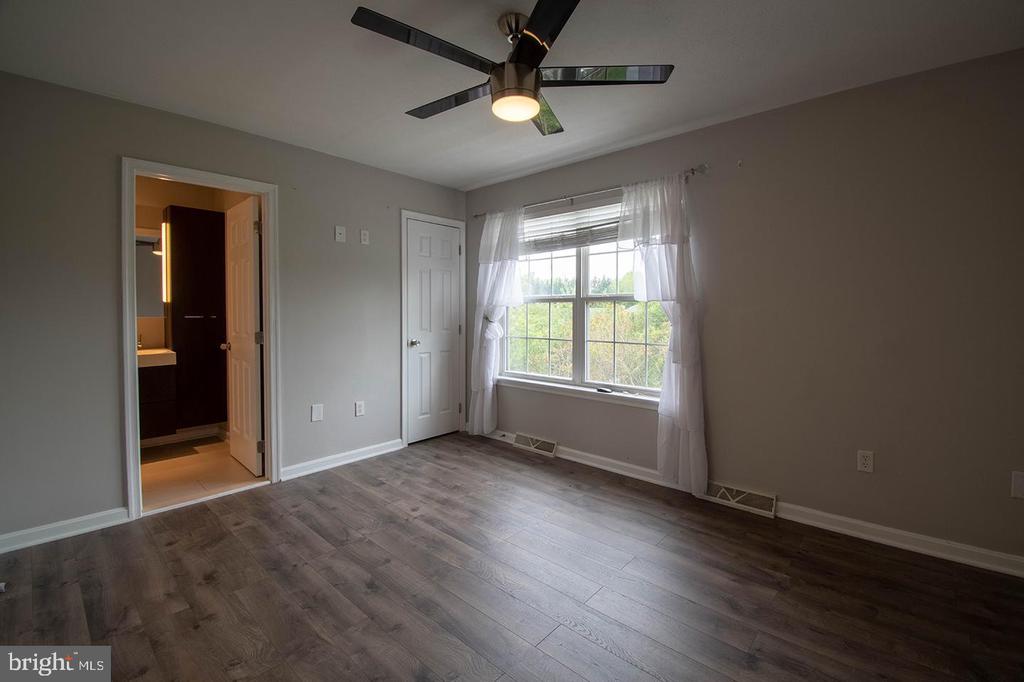 5620 QUEEN ANNE COURT
