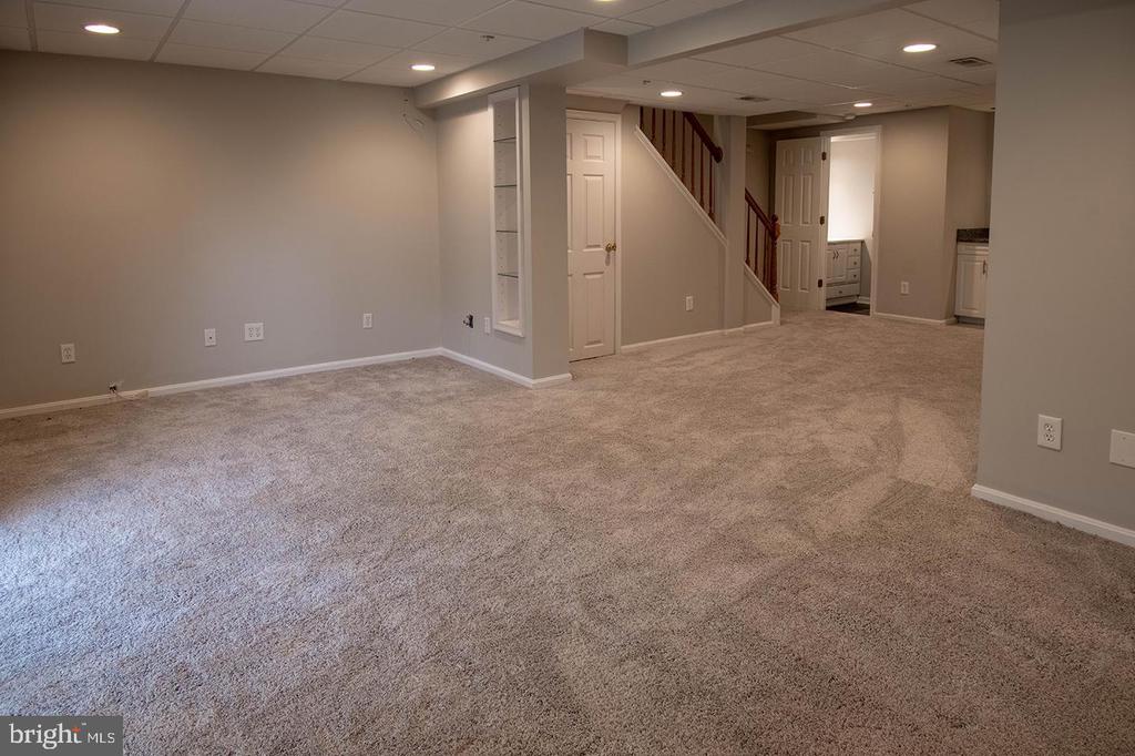 5620 QUEEN ANNE COURT