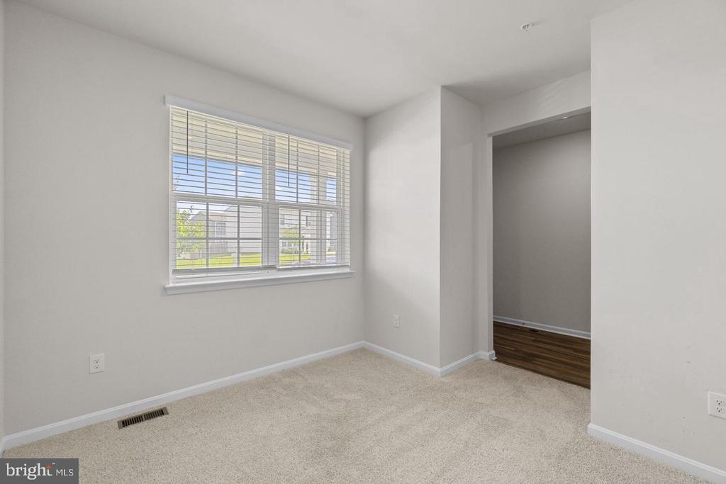 2070 POMONA WAY