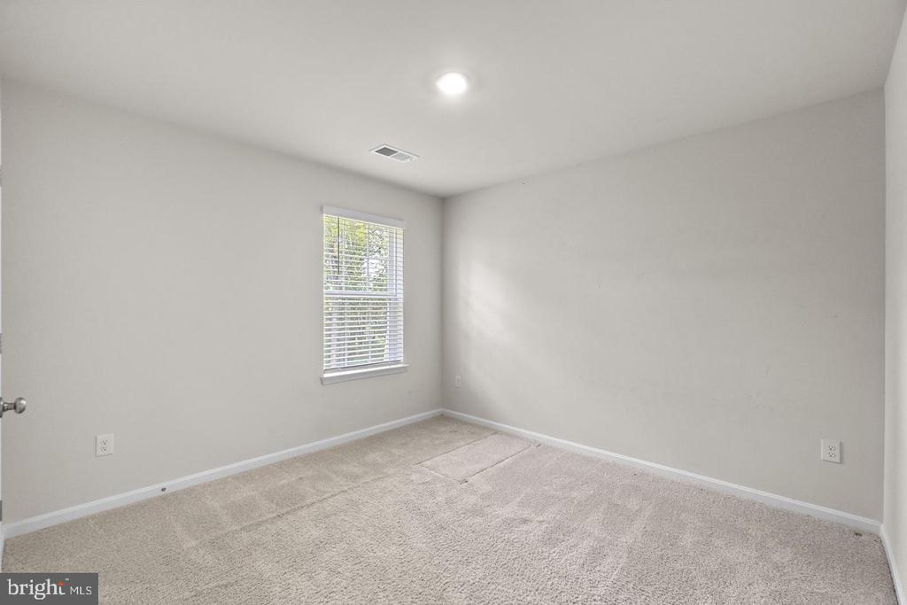 2070 POMONA WAY