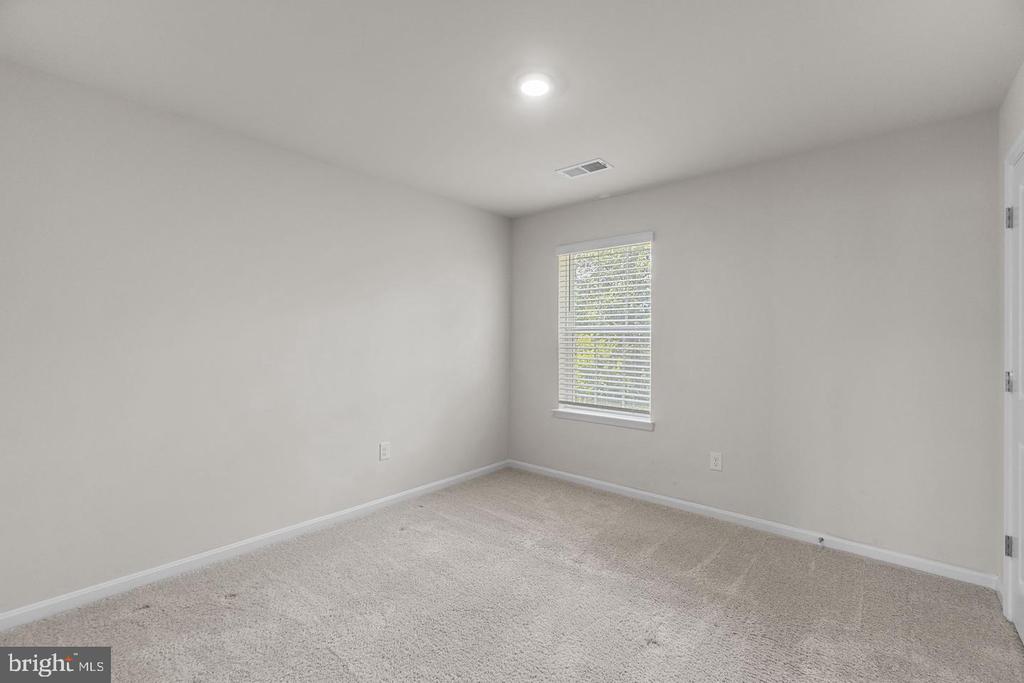 2070 POMONA WAY