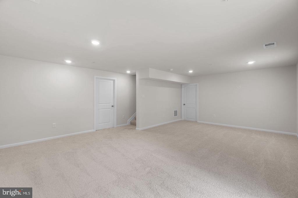 2070 POMONA WAY