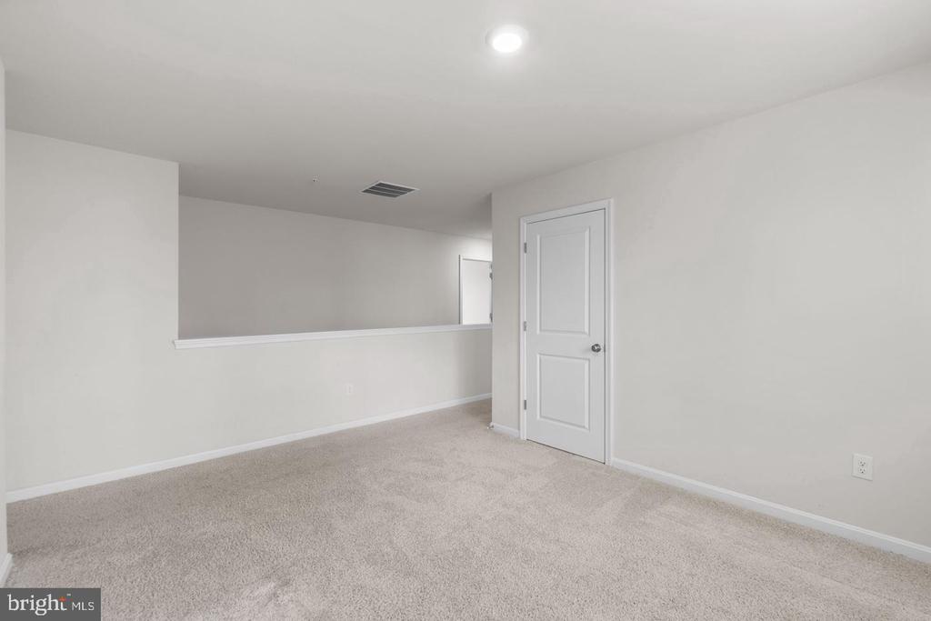 2070 POMONA WAY