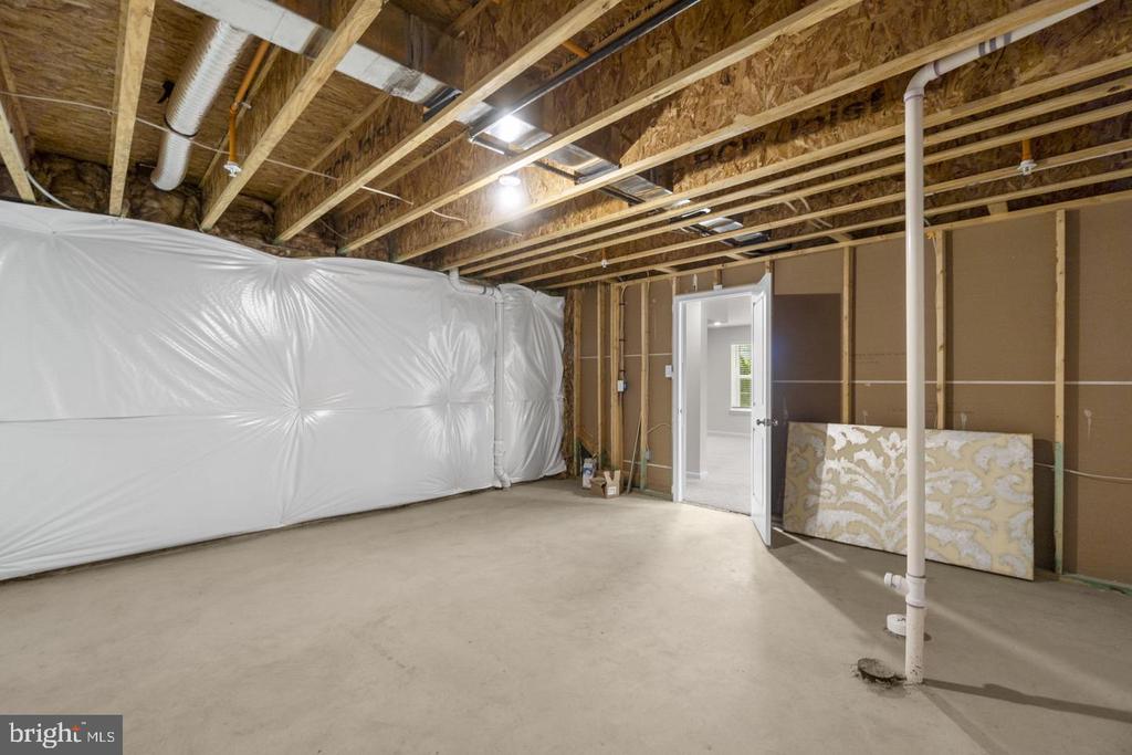 2070 POMONA WAY