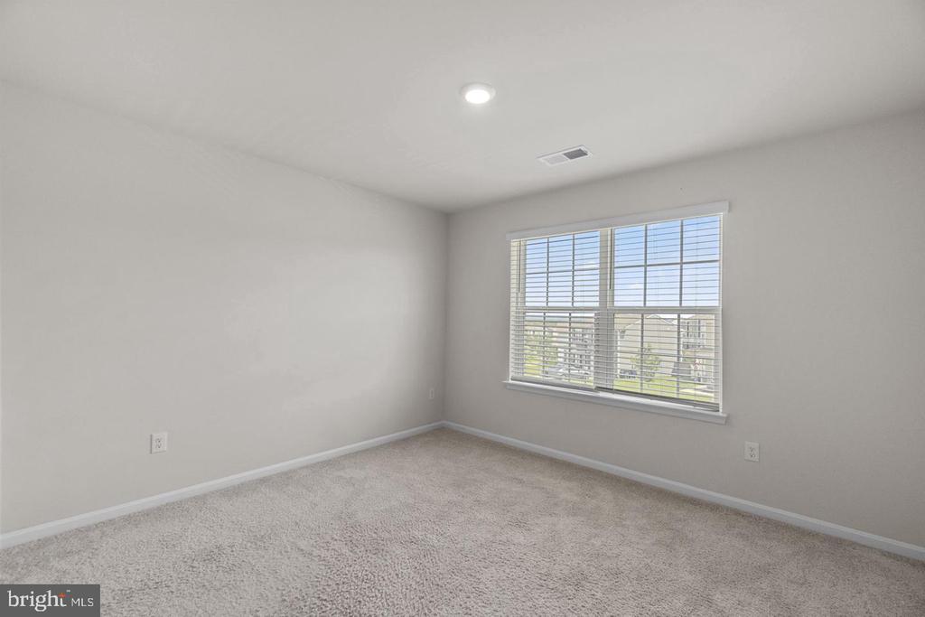 2070 POMONA WAY