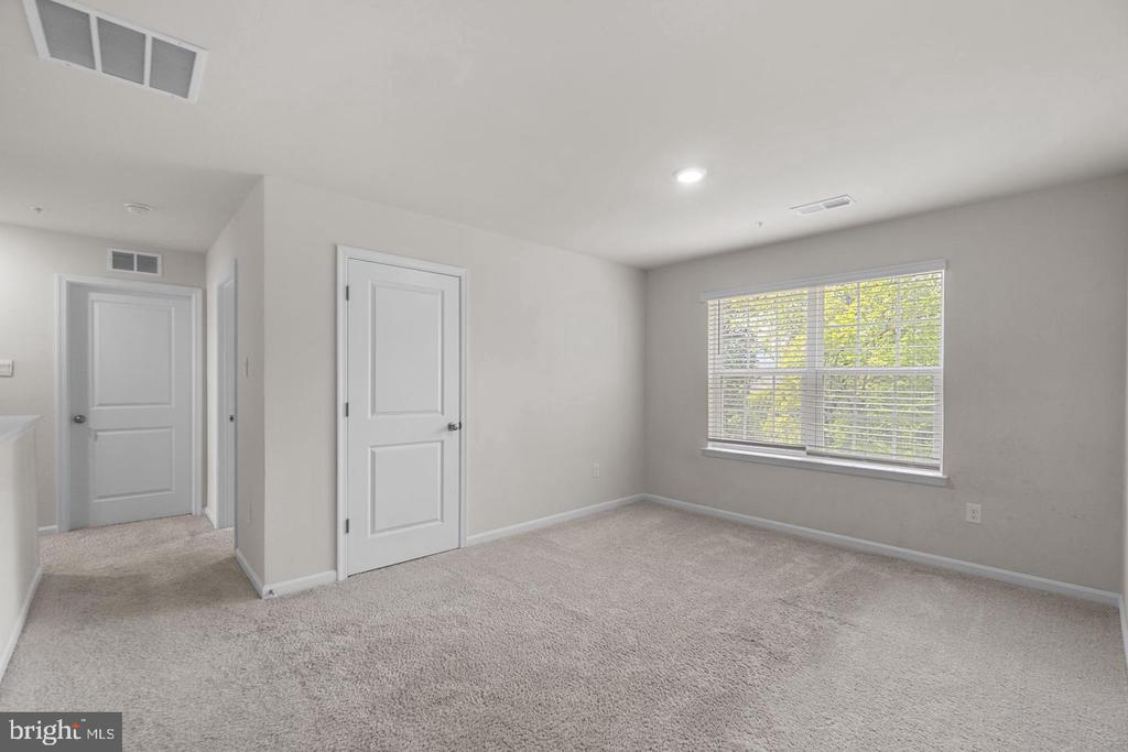 2070 POMONA WAY