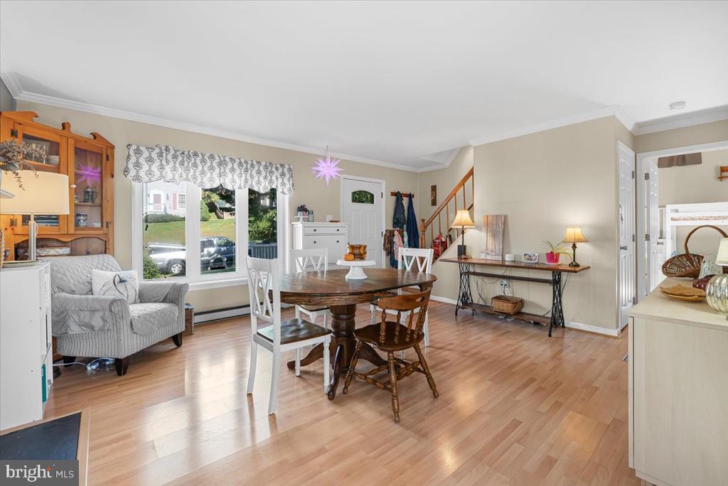 10 VISTA AVENUE