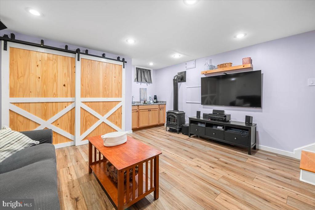 10 VISTA AVENUE