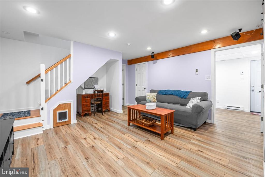 10 VISTA AVENUE