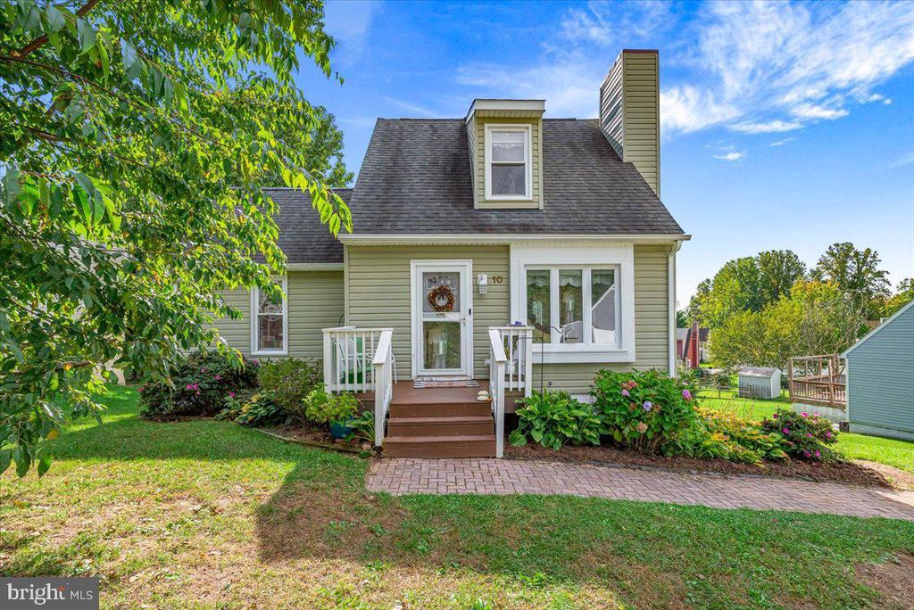 10 VISTA AVENUE