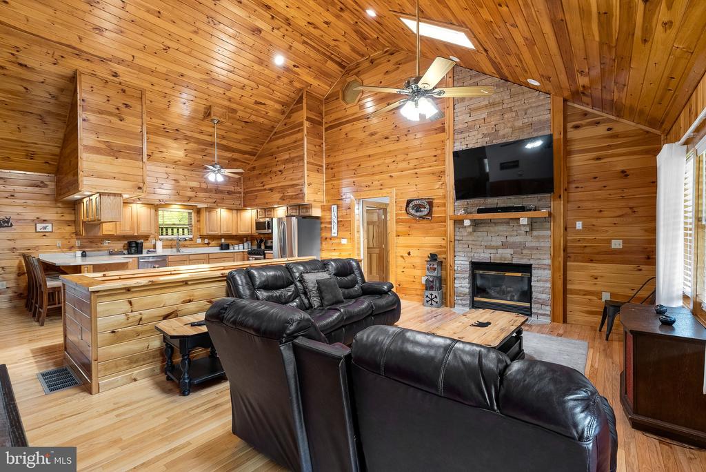 130 Jakes Dr