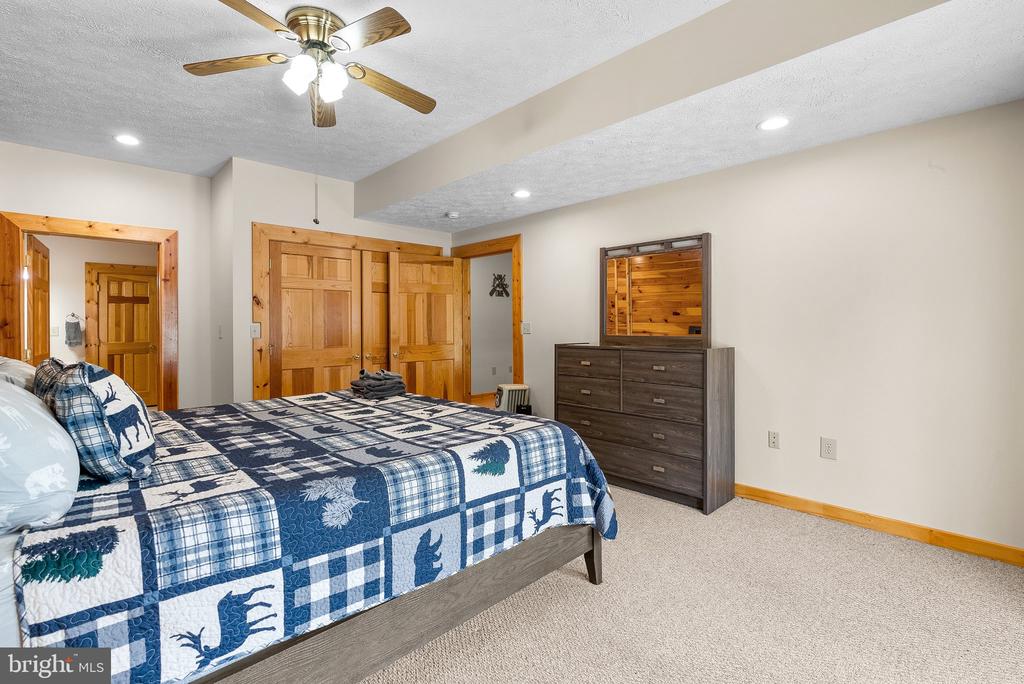 130 Jakes Dr
