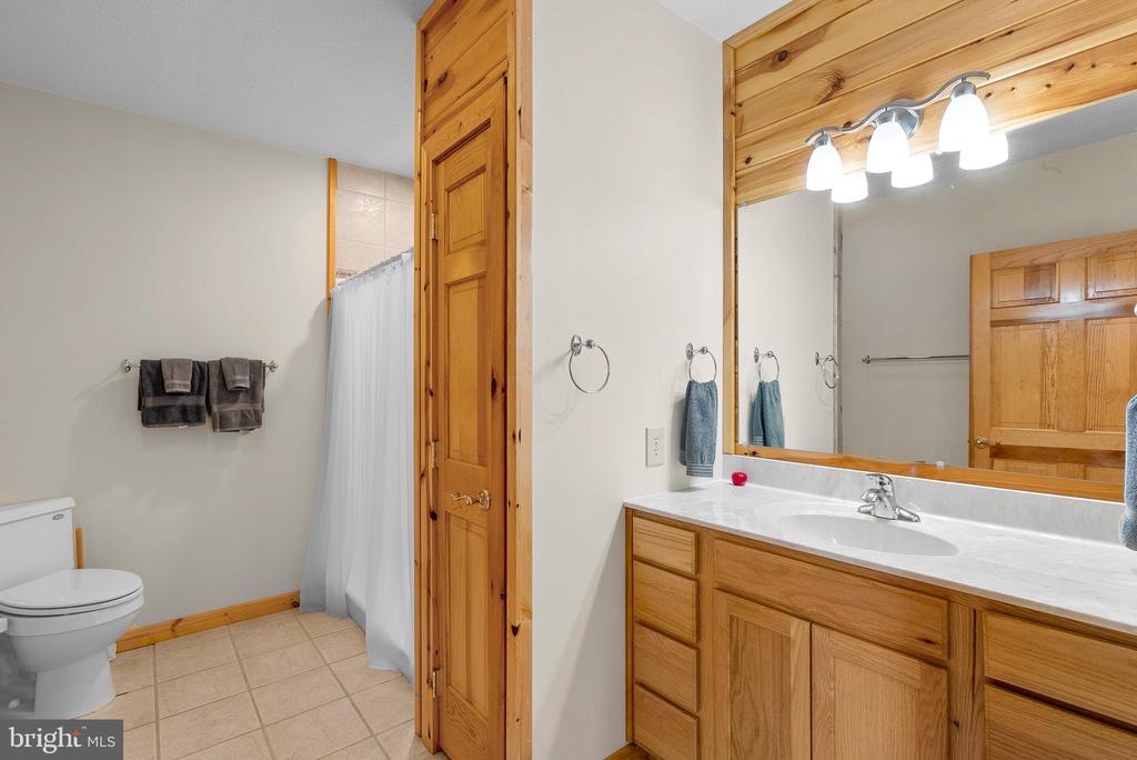 130 Jakes Dr