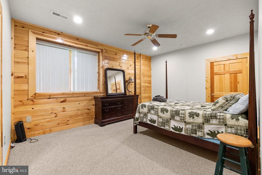 130 Jakes Dr