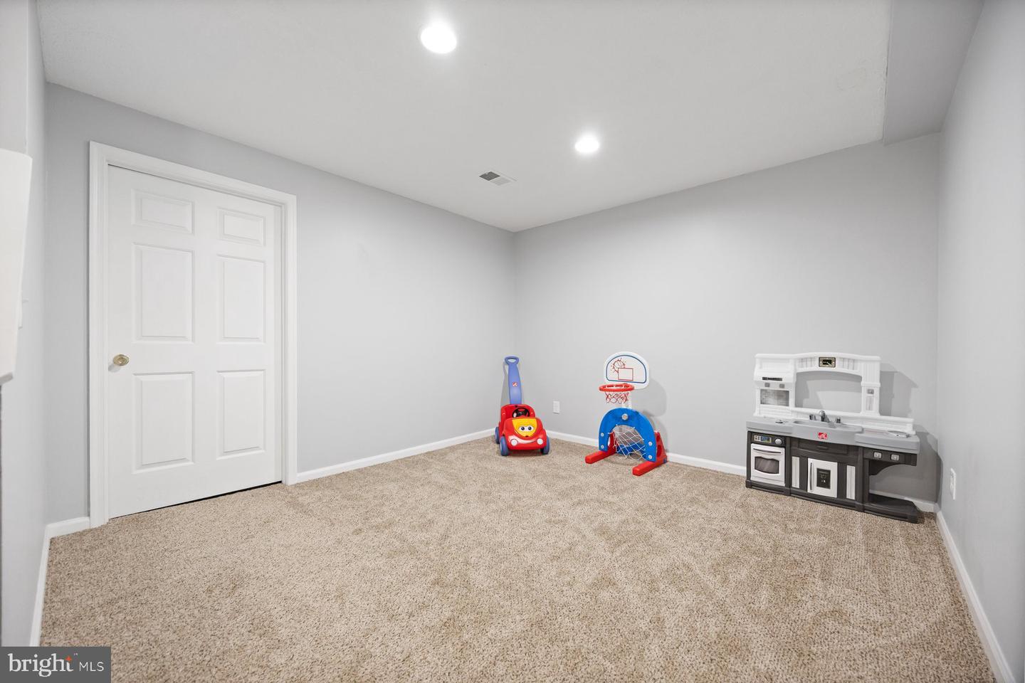 722 Paige Cir