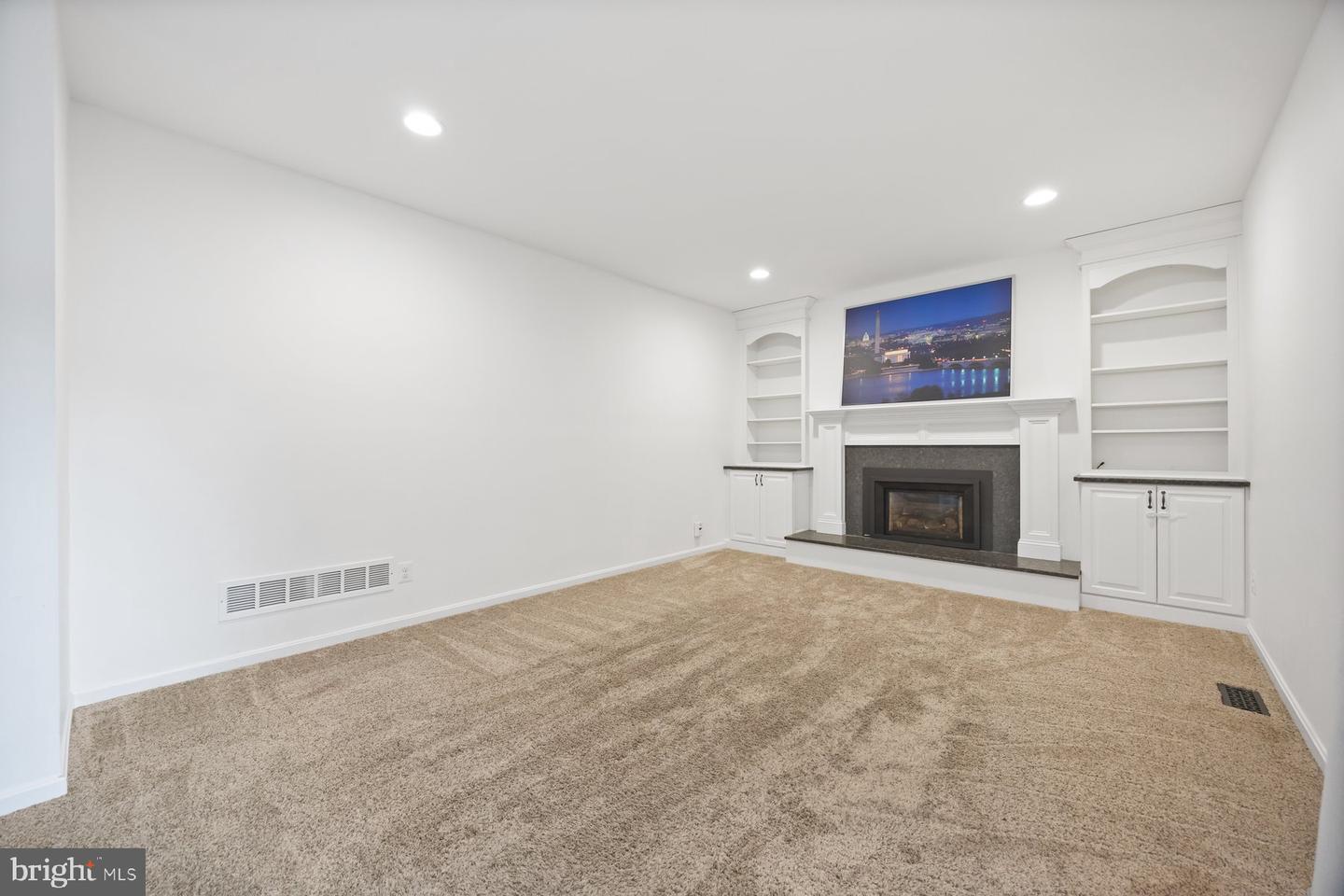 722 Paige Cir