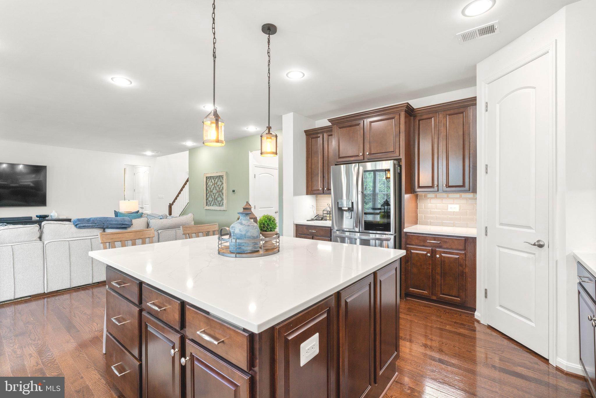 274 Henderson Rd