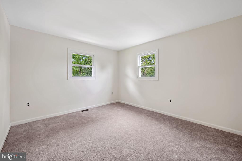 3502 LARK DRIVE