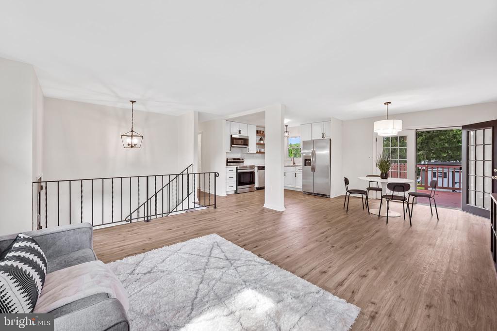 3502 LARK DRIVE