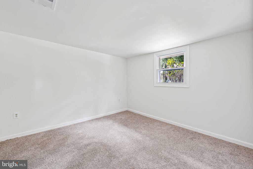 3502 LARK DRIVE