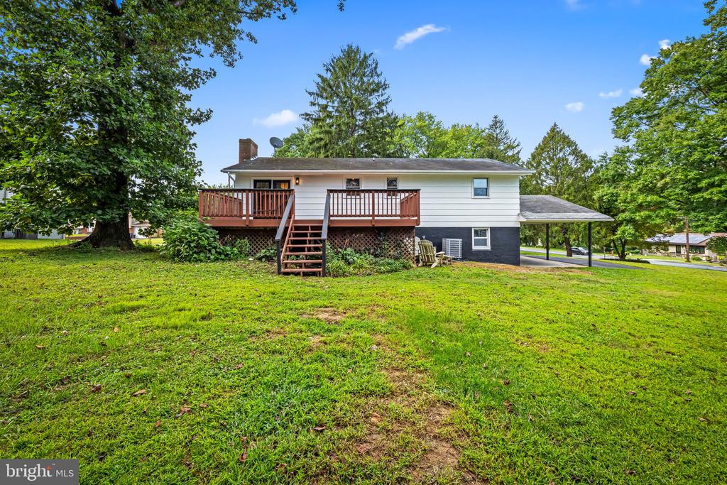 3502 LARK DRIVE