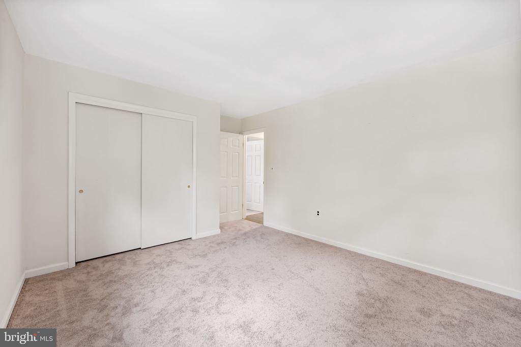 3502 LARK DRIVE