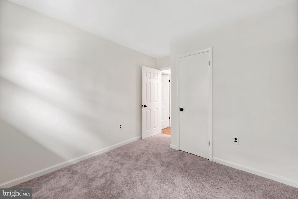 3502 LARK DRIVE