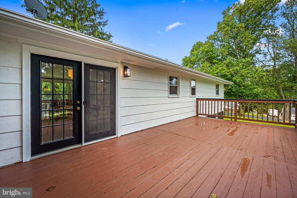 3502 LARK DRIVE